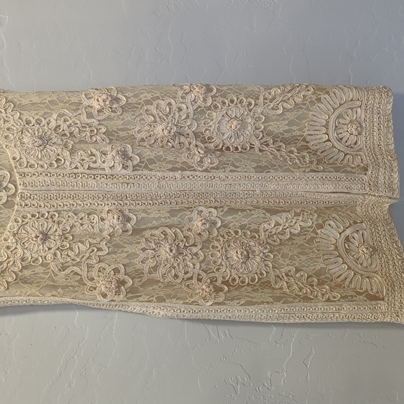 SUE WONG EMBROIDERED AND LACE COCKTAIL DRESS - Picture 9 of 15